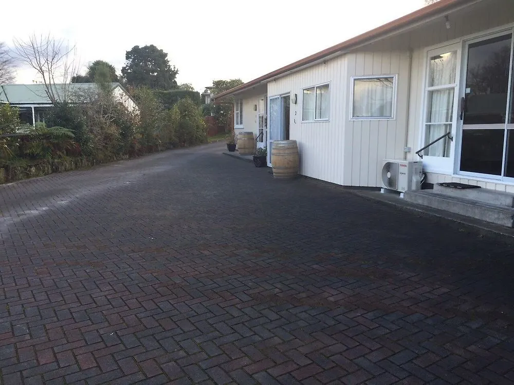 Dunrovin Motel Taupo New Zealand